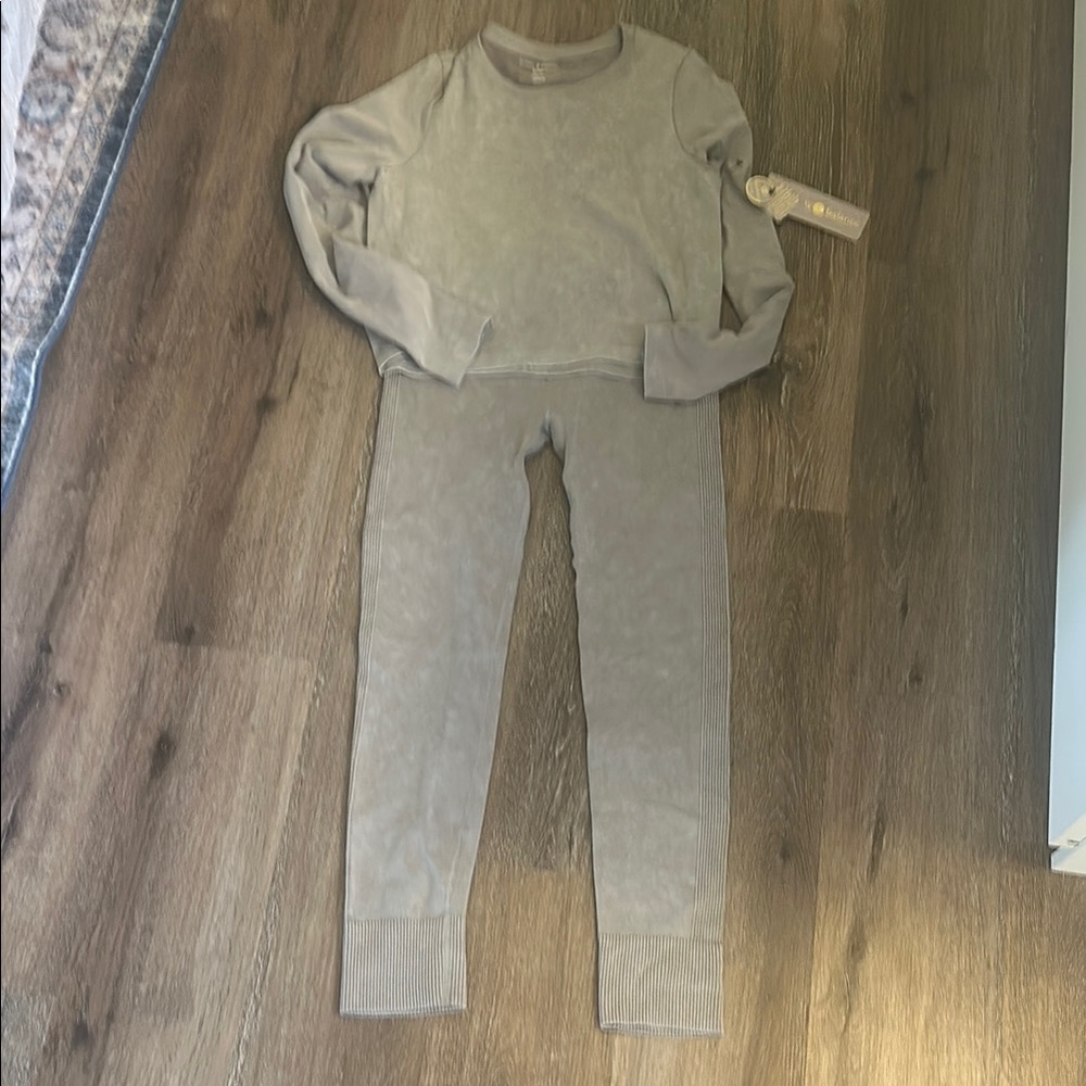 Gray Harmony & Balance Long Sleeve Top and Leggings Set